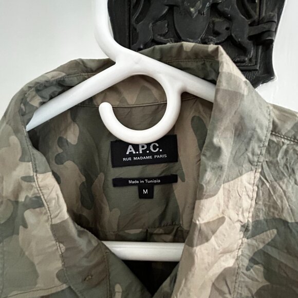 A.P.C. CAMO BUTTON-DOWN SHIRT ARMY - MEDIUM - Picture 2 of 2